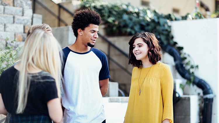 should hr make friends at work